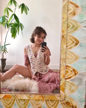 Haley Lu Richardson Instagram - Is anyone else still playing animal crossing or.. 👀