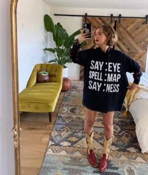Haley Lu Richardson Instagram - 😶