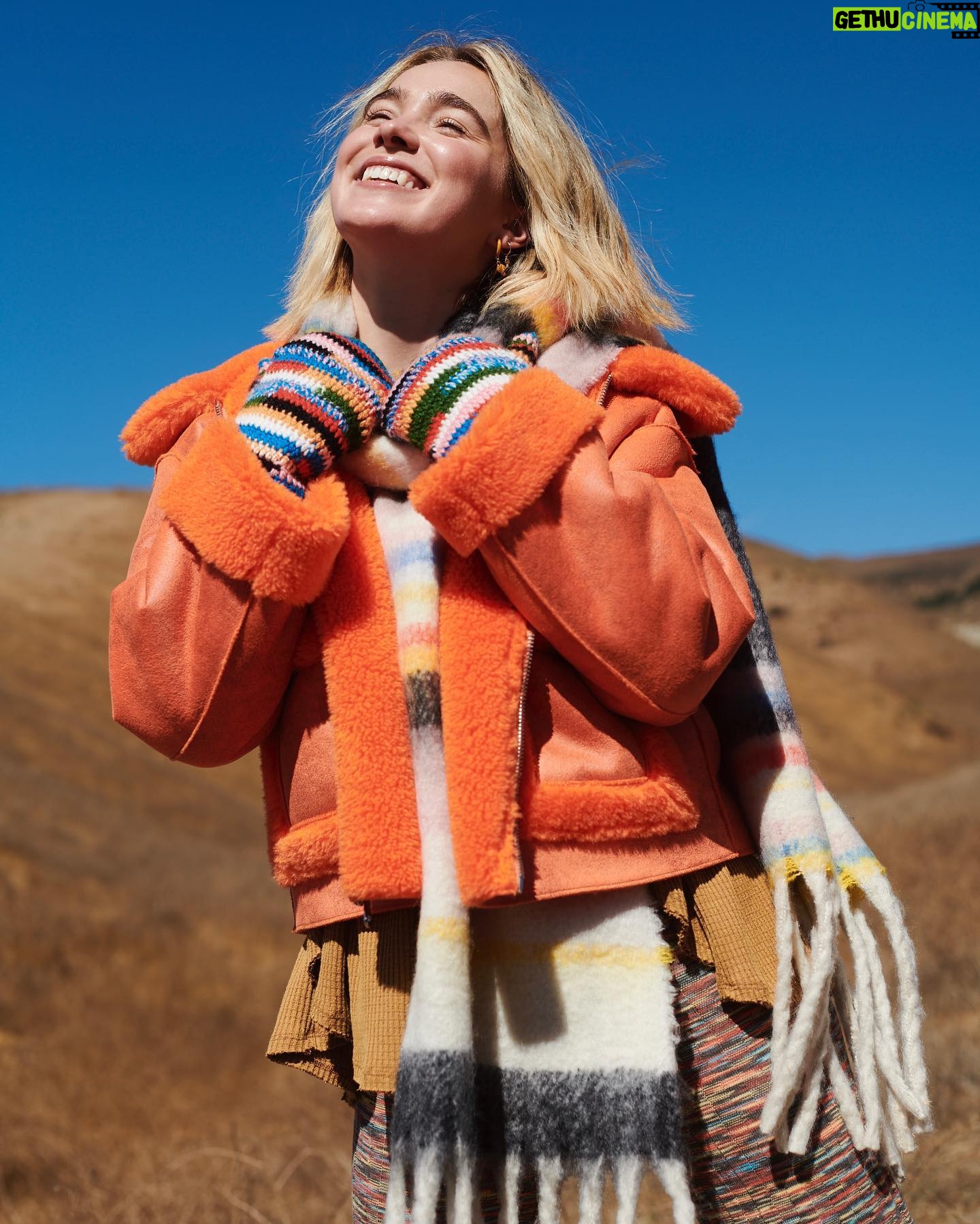 Haley Lu Richardson Instagram - LOOK HOW HAPPY I AM IN THESE CLOTHES PEOPLE! @freepeople #freepeoplepartner
