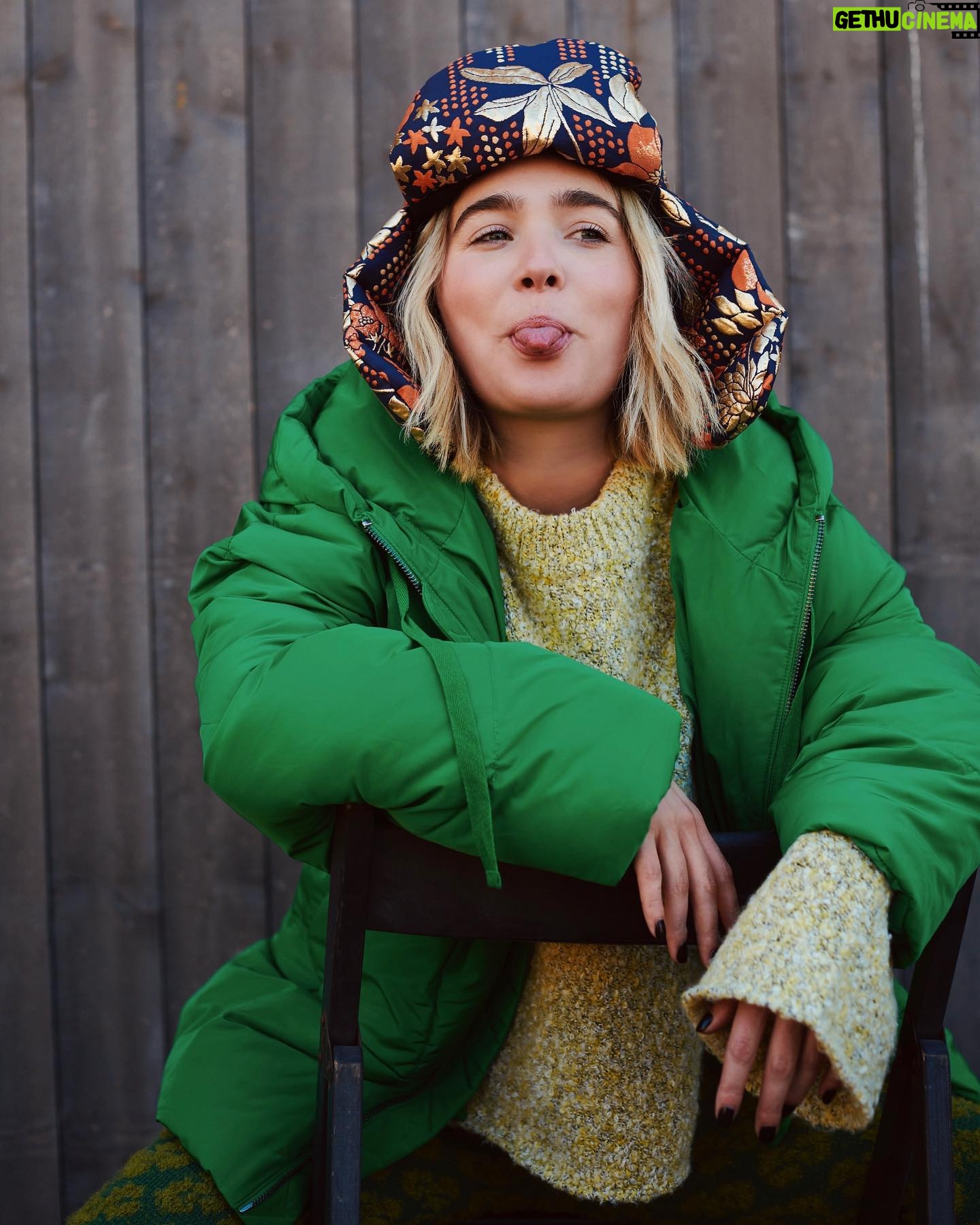 Haley Lu Richardson Instagram - LOOK HOW HAPPY I AM IN THESE CLOTHES PEOPLE! @freepeople #freepeoplepartner