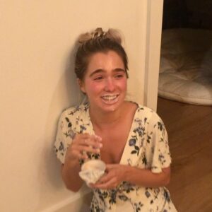 Haley Lu Richardson Instagram - I’d be a really great/unproblematic guest👍 @firstwefeast @seanseaevans