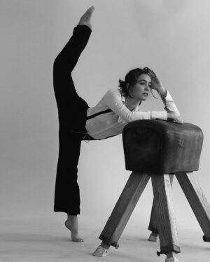 Haley Lu Richardson Instagram - me n a pommel horse.