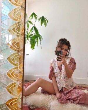 Haley Lu Richardson Instagram - Is anyone else still playing animal crossing or.. 👀