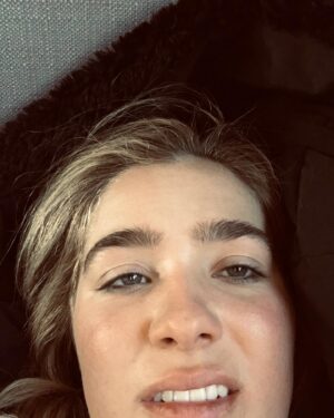 Haley Lu Richardson Instagram - me last week vs me seconds before posting this👍