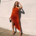 Haley Lu Richardson Instagram – #serving #pumpkinspice #greenjuice #iconic #carrying #whoisshe #bootsonthehouse? @seanknight @barbieferreira help me?