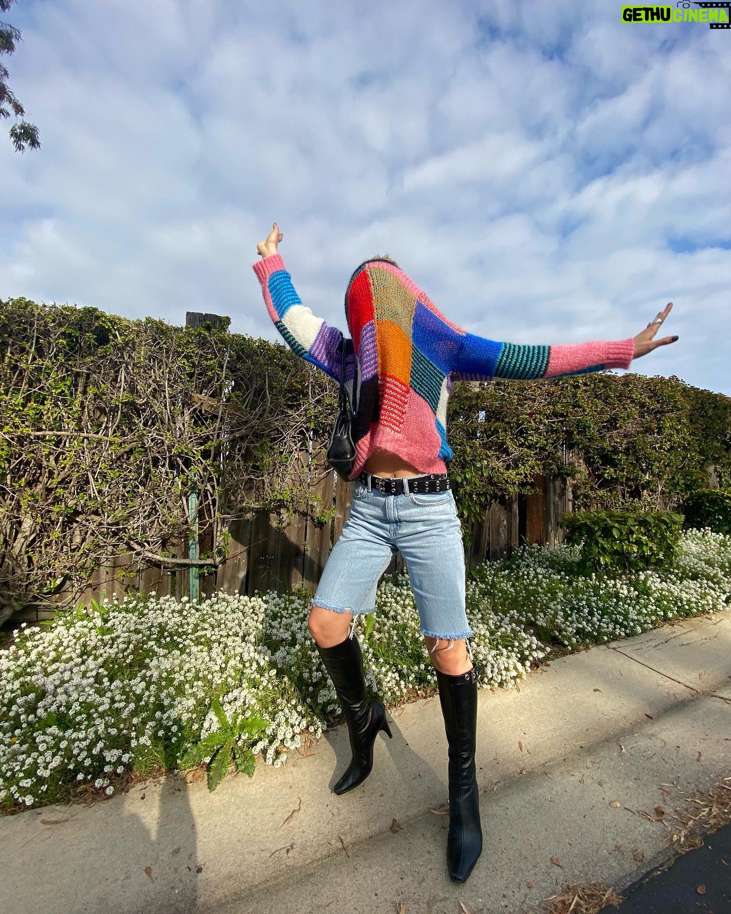 Haley Lu Richardson Instagram - Just me bein silly on a rock and in some flowers wearin a cutie outfit from @thredUP asking you to thrift if you have a shopping addiction like me cause it’s better for the planet and it’s a BLAST peace out babies happy almost earth day weeee!!!!!! #thredUPpartner