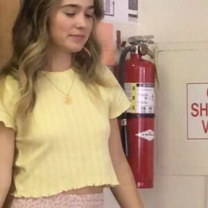 Haley Lu Richardson Instagram - Between takes of a peeing scene 👍 watch @unpregnantmovie on @hbomax