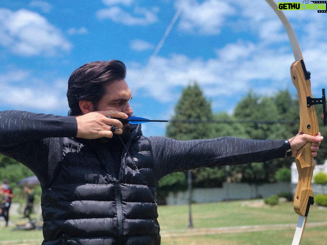 Halil İbrahim Ceyhan Instagram - EMANET ... 👊🏼 @emanetkanal7 @nyilmaz7 @sevdakaygisiz @karamelyapim @ecchorights #emanet #yamankırımlı #tvseries #kanal7 #drama