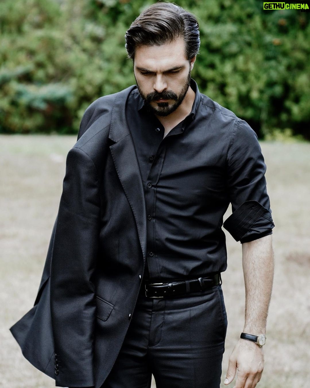 Halil İbrahim Ceyhan Instagram - “EMANET” Hafta içi her akşam 19:00 ‘da Kanal 7 de ...#yamankırımlı @nyilmaz7 @sevdakaygisiz @karamelyapim @oyuncubankasicast @kanal7 @emanetkanal7