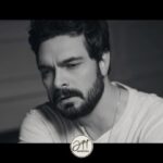Halil İbrahim Ceyhan Instagram - Derin özledim ; Söz/müzik : @halilibrahimceyhn Aranje ; @tarikister Prd/yönetmen ; @alisangunay @agyproduction Styling ; @bytugcebursali Görüntü yön. ; @erenyildiz82 Fotoğraflar ; @mustafakirazli #derinözledim
