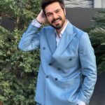 Halil İbrahim Ceyhan Instagram - LBC ROTANA Kanalı ile çok keyifli bir röportaj yaptık yakında… 🙌🏼 Takım: @emreerdemoglu Styling: @hamiyetaktass @management.be