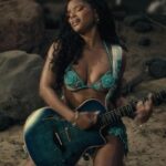 Halle Bailey Instagram - in your hands ✨out now 🎸link in bio