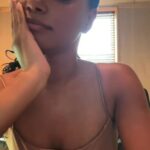 Halle Bailey Instagram – playing some new songs for u 🤍✨which one should i drop next? comment below ✨