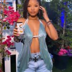 Halle Bailey Instagram - had the best time at #chlochella last night!!! 🤍😭✨words can’t describe how proud i am of my sister @celsiusofficial #celsiusbrandpartner #celsiuslivefit