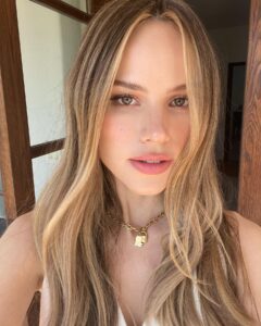 Halston Sage Instagram - Press days with @melissa.hernandez and @chadwoodhair are the best days