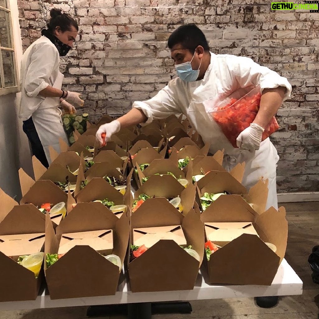 Halston Sage Instagram - The Prodigal Son family is honored to be a part of the #CastitOn challenge kicked off by our friend @KerryWashington & the #ScandalFam! We teamed up to support @frontlinefoods by sponsoring meals for our healthcare heroes at two hard-hit hospitals in Queens and Austin. Thank you to @pskitchennyc for delivering the meals to @jamaicahospital and @salaandbettyatx @contigoaustin for delivering to Seton Medical Center! Frontline Foods is a grassroots organization that feeds frontline workers while supporting local restaurants impacted by the COVID crisis. 100% of funds raised go directly to restaurants to help keep them afloat, and healthcare workers get a delicious meal made with love. In just a few weeks, Frontline Foods has delivered over 350,000 meals to 600 hospitals across almost 60 cities. Check out FrontlineFoods.org to donate or get involved! Sending so much love to everyone who is helping us get through this crazy time in the world. Thank you for your big hearts and bravery ❤️