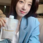Ham Eun-jeong Instagram - 오늘 날씨 왜 이렇게 좋아요?💛 저는 오늘은 그레인크런치 🌾 들고 나왔어요 체험 참여해주셨던 분들 감사해요 확정된 분들께도 배송 시작했는데 후기 기다릴게요👏🏻 따사로운 날씨만큼, 모두들 즐거운 주말 보내셔요—✨ @elsie_pick_ #엘시픽 #elsiepick #이너피움쉐이크