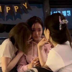 Ham Eun-jeong Instagram - #사랑의꽈배기 방영때도 종영하고나서도 함께하는 우리들 사진 모음집.zip (멋진선배님들과 아가들과 꽈배기친구들…🥨진짜!) #수지맞은우리 응원도 고마와요!❤️ #속아도꿈결 때부터 좋은분들이 곁에 있어주시는걸보면 나는 복받은게 분명해…🥹✨