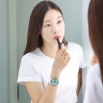 Han Hye-jin Instagram - 저는 평소에도 갤럭시 워치6를 사용해 왔는데요 어플 추가 설치로 일반 결제와 대중교통 결제도 가능하답니다^^ 무엇보다 운동 시간, 칼로리 소모량, 심박수 등을 상세히 확인할 수 있고 야외 동선 트래킹이 되어서 운동 필수템으로 갤럭시 워치6와 늘 함께하고 있어요~ 수면 중 갤럭시 핏3을 착용해 나에게 맞는 수면 팁도 제안 받을 수 있구요! 편리하고 스타일리쉬한 갤럭시 워치6와 갤럭시 핏3! 제 일상에서 떼려야 뗄 수 없는 손목 위의 라이프 스타일 매니저입니다^^ #광고 #갤럭시워치6 #갤럭시핏3 #스마트워치추천