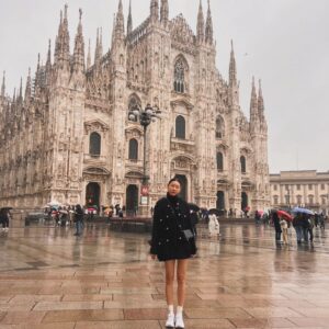 Han Hye-jin Instagram - milan. rainy. 

@dolcegabbana