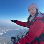 Han Hye-jin Instagram - 설악산. 날씨가 많이 풀려도 영하 10도. 무릎이 너무 아프다😣 올 겨울에 대청봉은 힘들겠다. 봄에 가자. #설악산 #울산바위 #노스페이스
