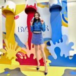 Han Hye-jin Instagram - 💙바이컬러🩷의 성수동 팝업에 다녀왔어요😄 세 컬러 모두 좋지만.. 지금까지 제 최애는 🩷요건데..여러분의 바이컬러는 뭔지 궁금하네요^^ 바이컬러가 뭐냐구요? 너무 예뻐서 헷갈릴수도 있겠지만 치약이에요🤣 12월 14일까지 팝업스토어는 계속되니 들르셔서 체험하고 선물도 받아가세용🥰 감기 조심하세요🤗 #바이컬러 #bycolor #무신사테라스성수 #바이컬러팝업스토어 #12월14일까지 #나의컬러를찾아서 #바이컬러치약 @bycolor_official #광고