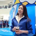 Han Hye-jin Instagram - 여러분, 다들 봄을 만끽하고 계신가요? 저는 카스 라이트 리뉴얼 기념 수원 스타필드 팝업에 다녀왔어요^^ 아시는 분들은 아시겠지만 카스라이트는 제가 평소에도 엄청 애정한답니다🩵  저는 말이죠.. 요즘 촬영 끝나고 집에 가면 씻고 ㅋ ㅏ. ㄹ ㅏ한 잔 하는 게 낙인데..  여러분들은 언제 마시는 맥주를 가장 사랑하시나요?🍺 (사실, 제 최애 맥주는 운동 후 마시는 맥주라는🤣) #광고 #카스 #카스라이트 #cass #casslight