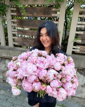 Han Hye-yeon Instagram - 𝙏𝙃𝙄𝙎 𝙒𝙀𝙀𝙆 𝙃𝙀𝘼𝙇𝙄𝙉𝙂 🌸💐🖌🎨

꽃을 만지고 
그림을 감상하고 
요리를 대접 받아서 🔋💯

#인생뭐있어 #감사 
#audryflowers2014 
#botanicalexhibition ( 📅 ~05.26 🎈보헤미안갤러리 )
#인도로간빠리지엔