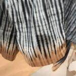 Han Hye-yeon Instagram - 𝘾𝙊𝙎 𝙓 𝙏𝙖𝙗𝙖𝙩𝙖 𝙎𝙝𝙞𝙗𝙤𝙧𝙞 시즌에 어울리는 시원한 아트 워크 shibori 염색 기법의 아이템들! 화이트 계열의 옷들과 코디하면 진짜 느므 이쁠듯🤍💙🤎 케이터링 마져도 어쩜 코스 스러운지~🫶 #인생뭐있어 #cos #tabatashibori