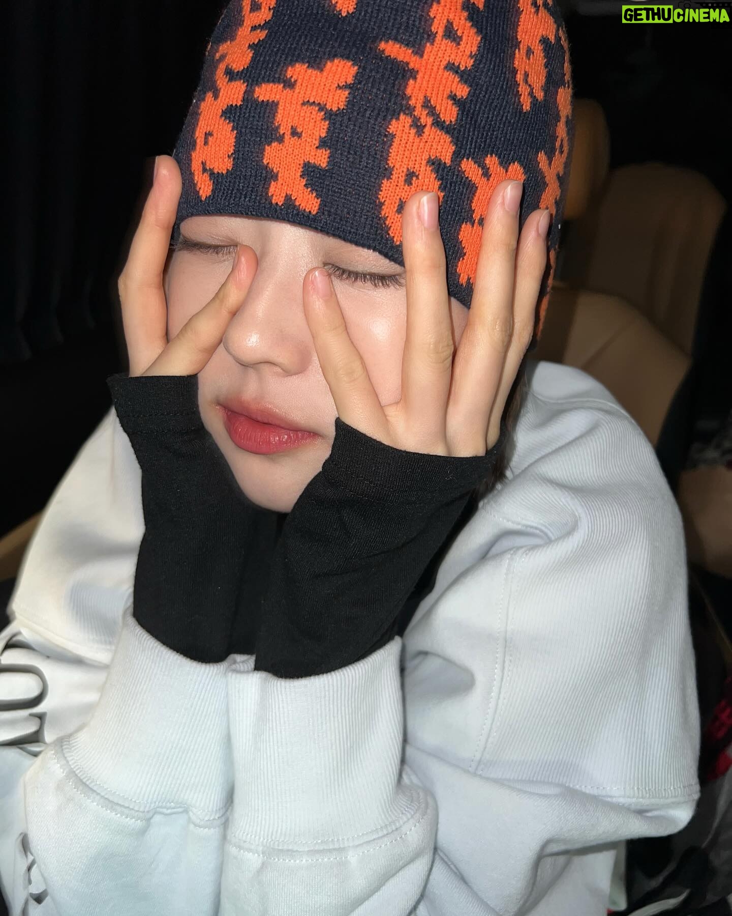 Han Ji-hyun Instagram - 너무 오랜만에 올려서 뭐라고 써야할지 모르겠는데..🧡 항상 고마워요 여러분