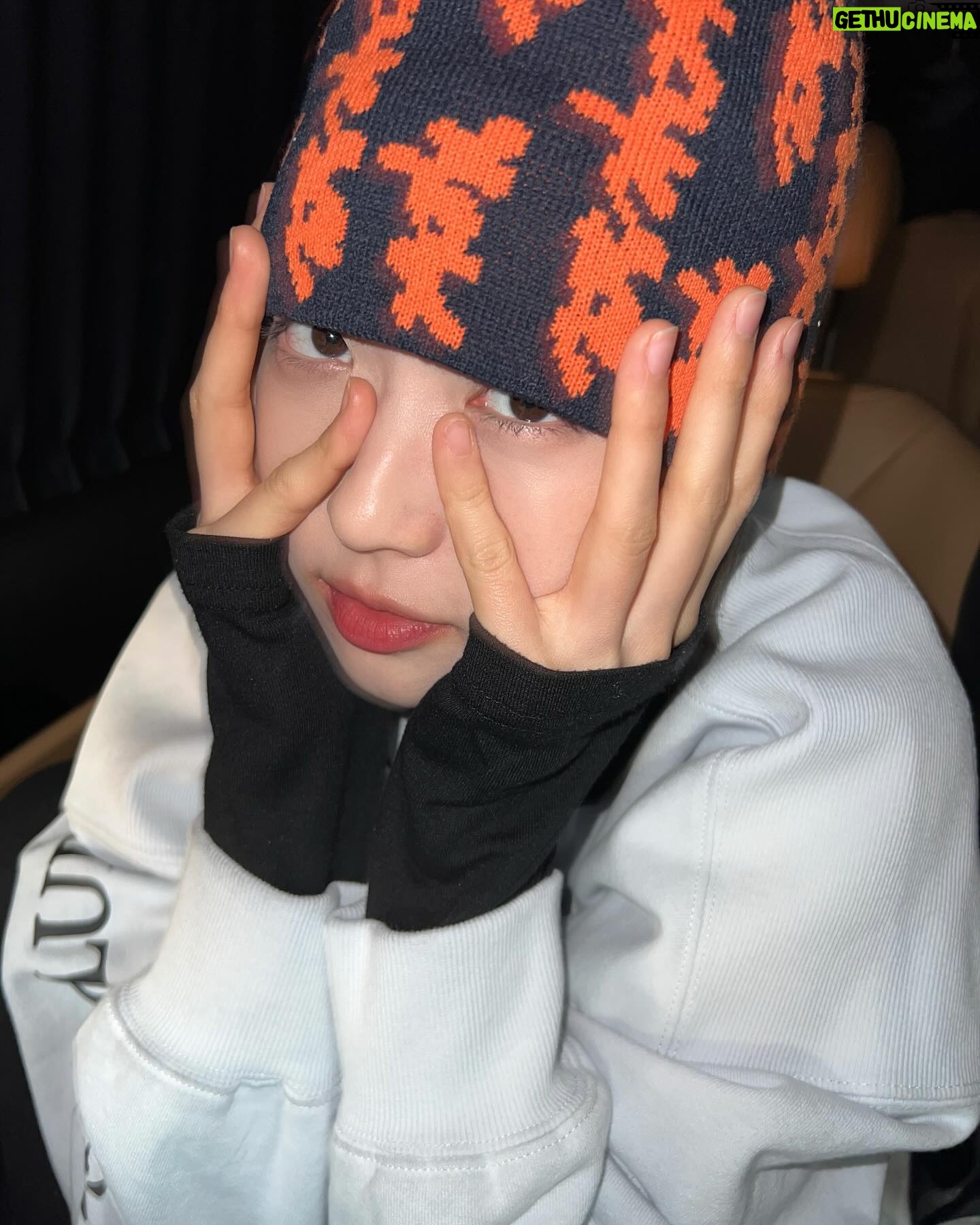 Han Ji-hyun Instagram - 너무 오랜만에 올려서 뭐라고 써야할지 모르겠는데..🧡 항상 고마워요 여러분