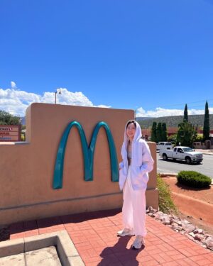Han Ji-hyun Instagram - BLUE MCDONALD'S 🩵😇