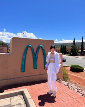 Han Ji-hyun Instagram - BLUE MCDONALD'S 🩵😇