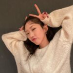 Han Ji-hyun Instagram - 가...가만히 좀 있어봐