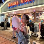 Han Ji-hyun Instagram - 놀이동산의 로망 솜사탕💕 솜사탕이 아니라 분홍색 설탕이였다