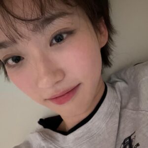 Han Ji-hyun Instagram - 달밤 셀카🌙 굿나잇 😴