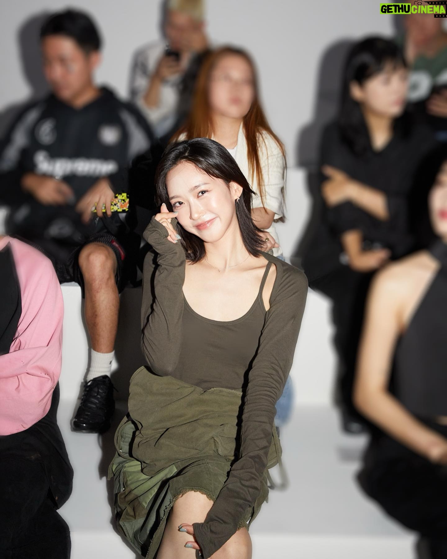 Han Ji-hyun Instagram - @we11done 쇼 다녀왔땨! 감사합니당!! 오랜만에 꾸밈꾸밈 했땨💛