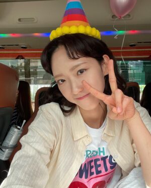 Han Ji-hyun Instagram - 생일축하해 🎂