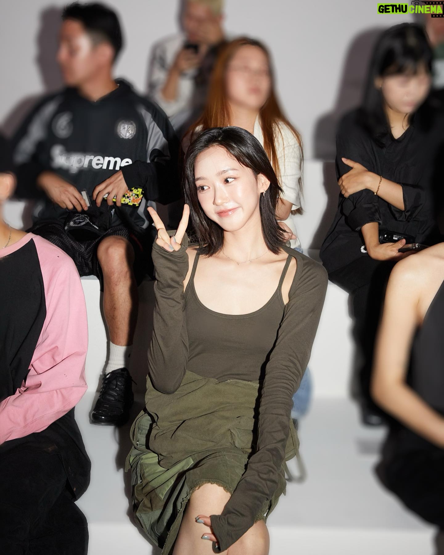Han Ji-hyun Instagram - @we11done 쇼 다녀왔땨! 감사합니당!! 오랜만에 꾸밈꾸밈 했땨💛