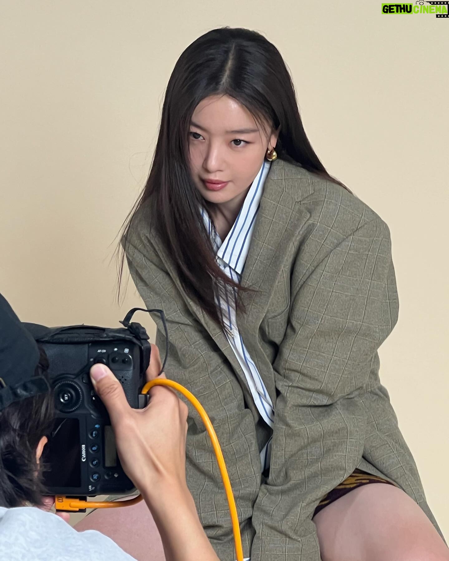 Han Seon-hwa Instagram - μν. μ§ν jtbc @cosmopolitankorea π€
