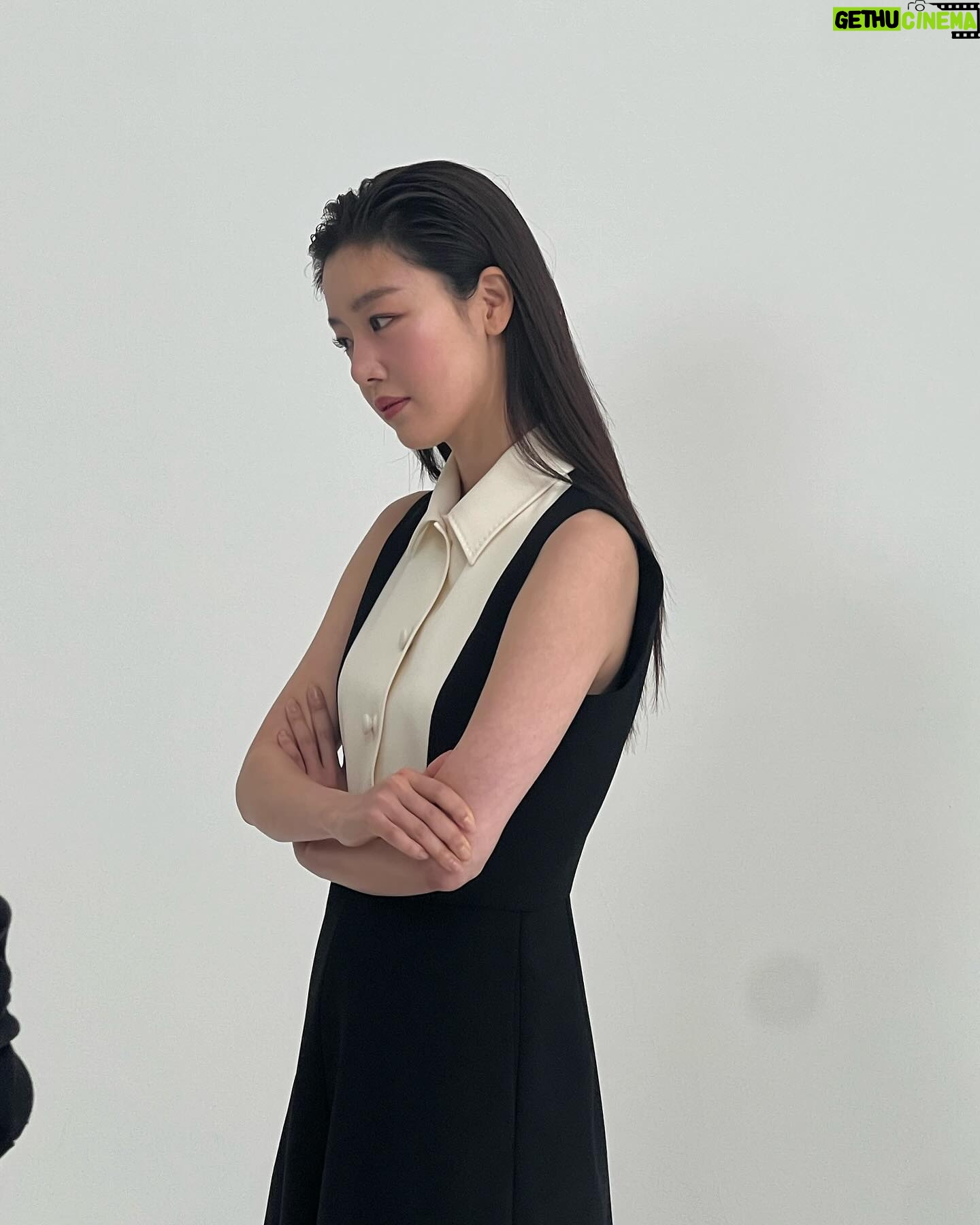 Han Seon-hwa Instagram - μν. μ§ν jtbc @cosmopolitankorea π€