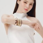 Han So-hee Instagram - At Boucheron, we do not impose, we inspire. It is this philosophy that led to the creation of this unique piece: an art object concealing 12 bracelets, with infinite possibilities to mix and match. @xeesoxee #Quatreis20 #Boucheron #MoreisMoreisMore #HanSoHee