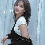 Han Ye-seul Instagram - 멋쁨이고 싶어 😊