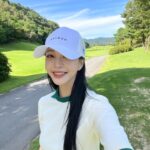 Han Ye-seul Instagram - 🤩🏌️‍♀️⛳️ #골프머리올렸어요 #정말못쳐요 #40대의삶이란