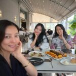 Han Ye-seul Instagram - ᴴᴬᴾᴾᵞ ᴮᴵᴿᵀᴴᴰᴬᵞ ᵀᴼ ᴹᵞ ᴮᴱᴸᴼᵛᴱᴰ ᶠᴿᴵᴱᴺᴰˢ 🎂💓 ˢᴼ ᴳᴿᴬᵀᴱᶠᵁᴸ ᵀᴼ ᴴᴬᵛᴱ ᵞᴼᵁ ᴵᴺ ᴹᵞ ᴸᴵᶠᴱ 💋