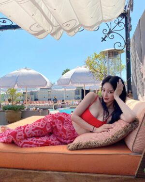 Han Ye-seul Instagram - ᴹᵞ  ᴸᴵᵀᵀᴸᴱ  ᴾᴬᴿᴬᴰᴵˢᴱ
(밀린 사진 올려요 ^^)
