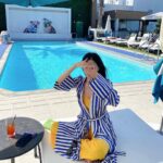 Han Ye-seul Instagram - 햇빛은 찬란하고 인생은 귀하니까요 🥰