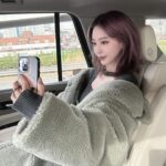 Han Ye-seul Instagram - ᴴᴬᴾᴾᵞ ᴺᴱᵂ ᵞᴱᴬᴿ !! 🤩😍🥳💓🎉 안녕 💜 모두 즐겁고 따뜻한 연말 보내고 있나요? 🥰 내년에도 우리 친구들과 (이쁜이들과) 더 많이 소통하고 싶어서 평소 친구들이 (이쁜이들이) 나한테 궁금했던 점이나 소소한 고민거리들을 댓글이나 메일로 받아보려 해 💪 질문에 관한 답변은 채널 에서 공개 될 예정이니까 많은 관심과 참여 부탁해용! 💜 메일주소 :yourcounselorys@gmail.com