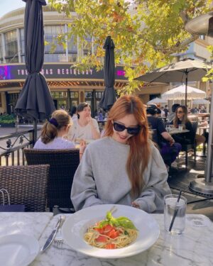 Han Ye-seul Instagram - ᶜᴬˢᵁᴬᴸ  ᴬᶠᵀᴱᴿᴺᴼᴼᴺ 😊