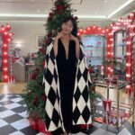 Han Ye-seul Instagram - 2022년에도 모두 더 사랑하고 더 행복하고 더 건강하고 더 사랑받는 한해가 되세요 😍💕💕 #2022 #wishyou #love #wealth #health #happiness